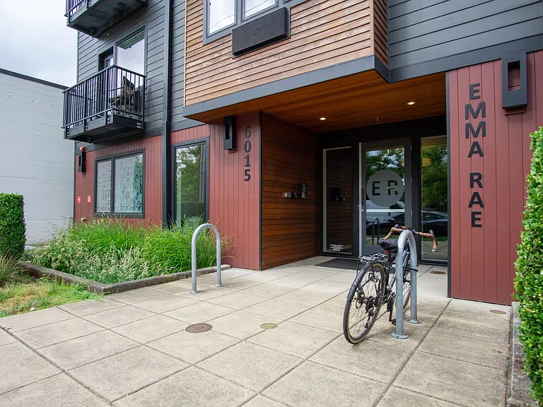 6015 S Virginia Ave #201 — Photo 21