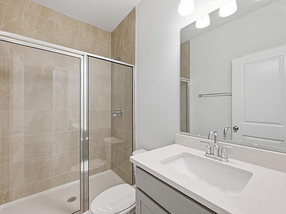 5th image of 525 Carters Grove Ln