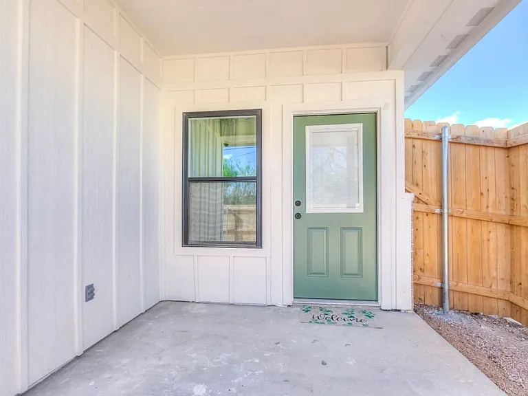 2303 W Beauregard Ave #A — Photo 25