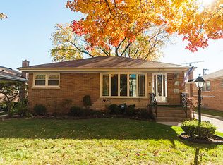 5705 Cleveland St, Morton Grove, IL 60053