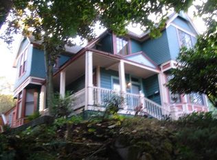 2406 SE Yamhill St APT 2, Portland, OR 97214