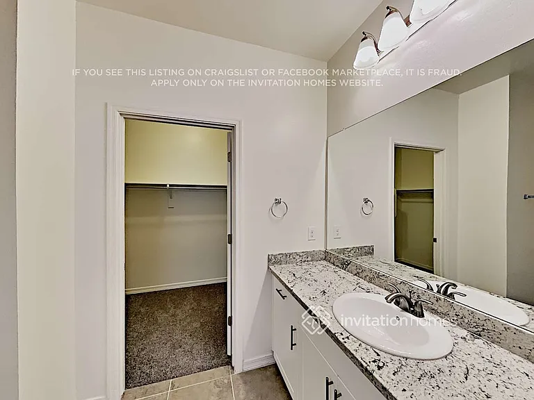 2702 E Omega Dr — Photo 11
