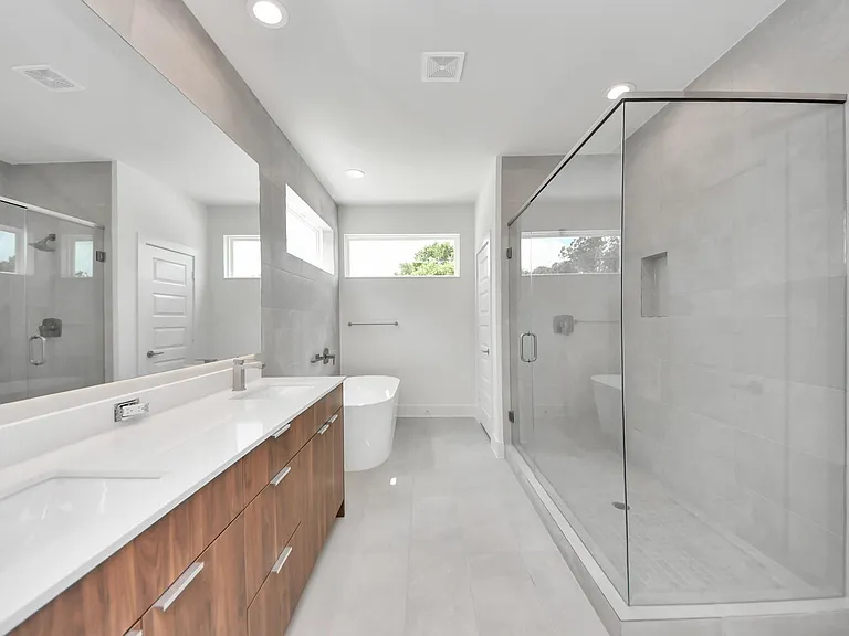 13104 Moncloa Dr — Photo 11