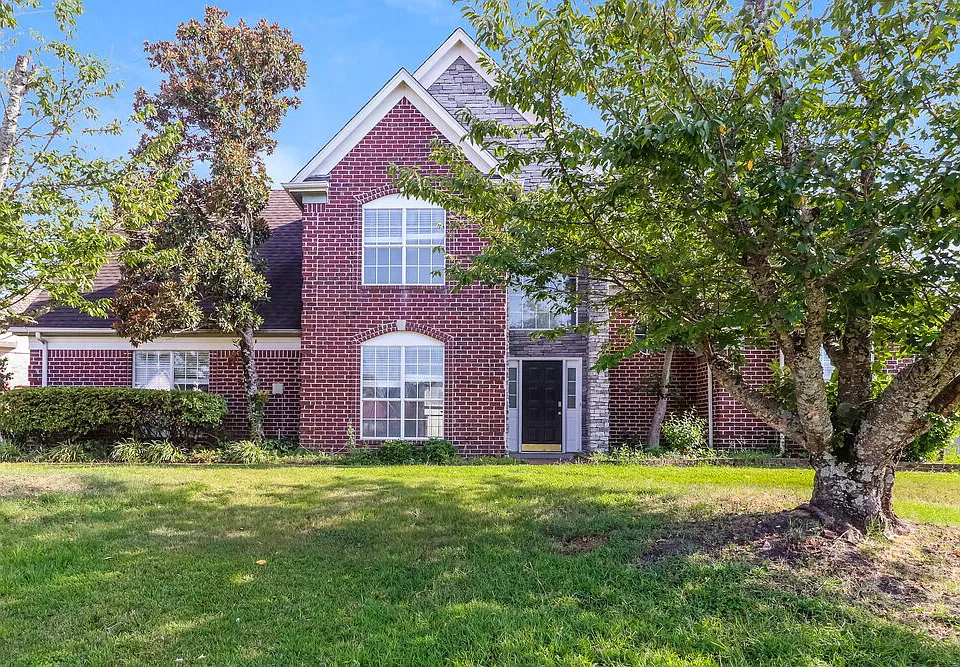1161 Red Fern Cir E