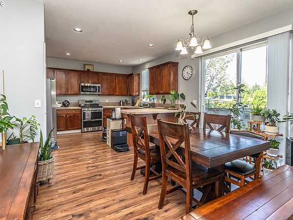 4th image of 6109 NE 60th Ave