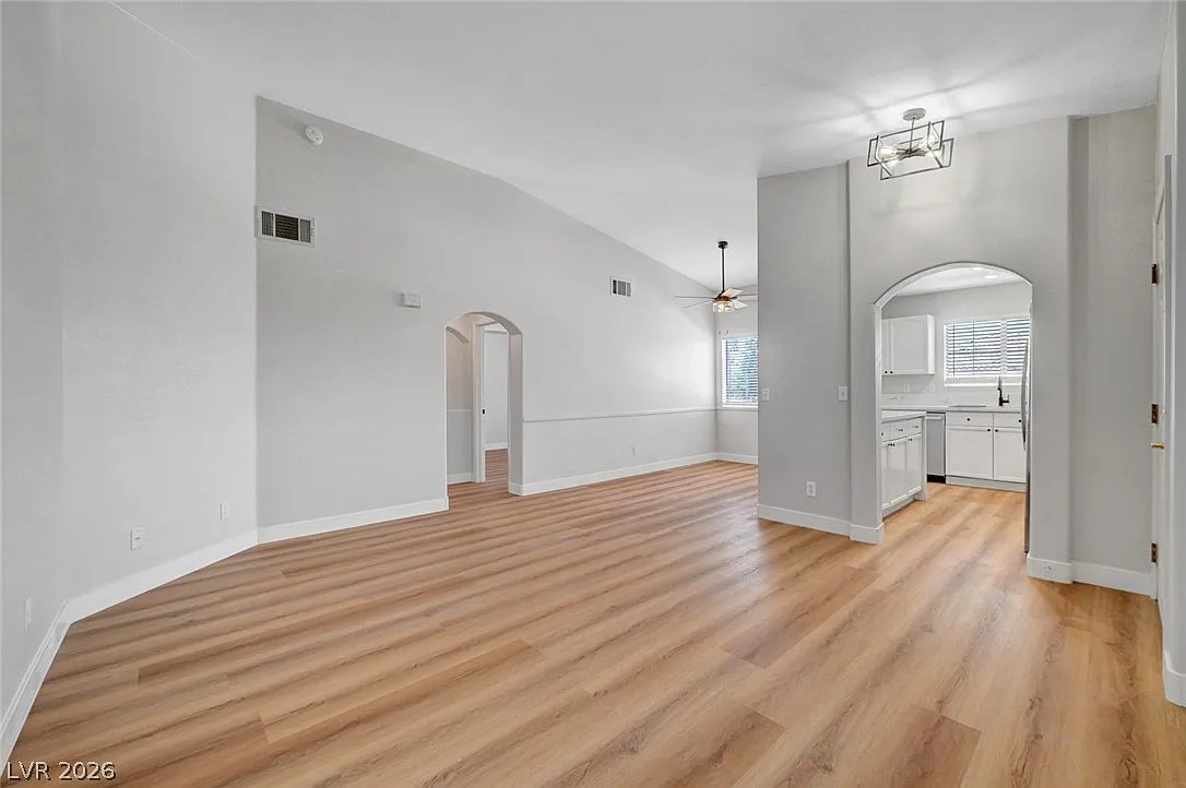 2 bed, 2.0 bath, 1186 sqft, $1,800 — Photo 3