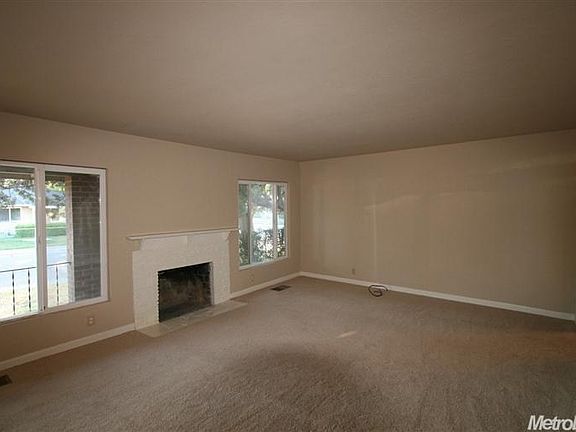 2nd image of 3032 N Franklin Ave