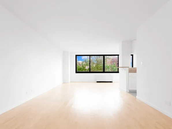 2186 Fifth Avenue image 1 of 16