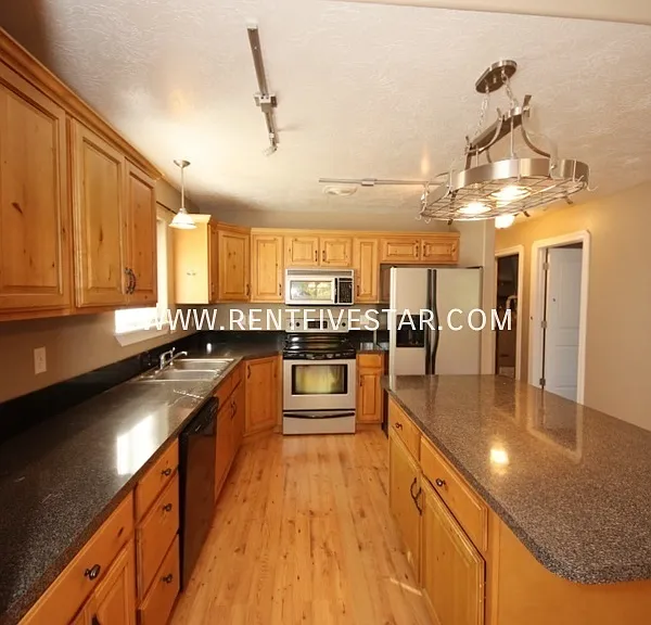 319 Park Ave #A — Photo 15