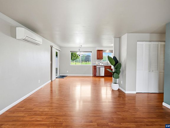 4th image of 4888 13th Ave NE