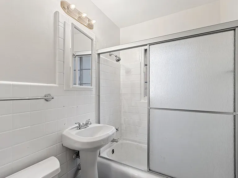 1539 Monroe Ave #1 — Photo 9