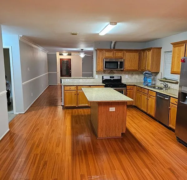 6414 Macquarie Dr — Photo 4