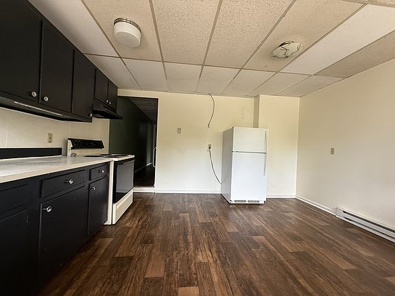 2nd image of 405 E Market St #C
