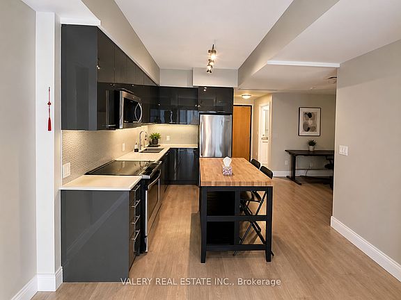 2nd image of 15 Prince Albert Blvd #519