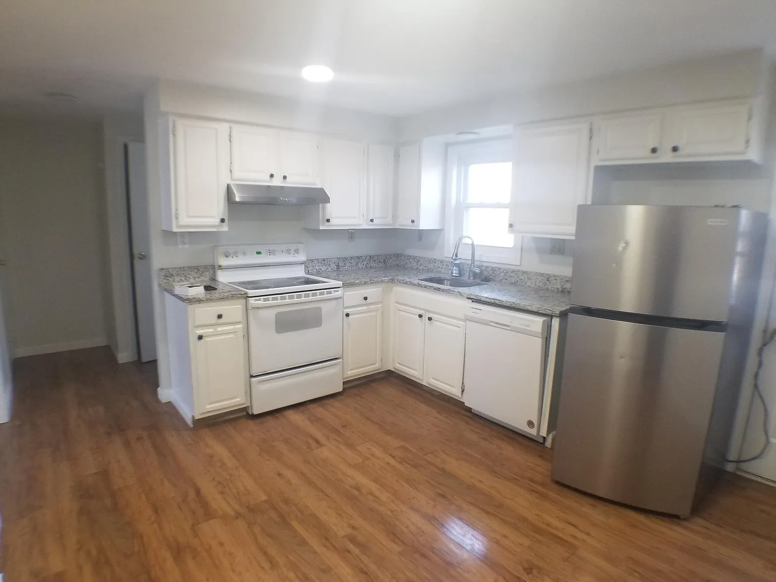 2 bed, 1.5 bath, 1200 sqft, $2,450 — Photo 4