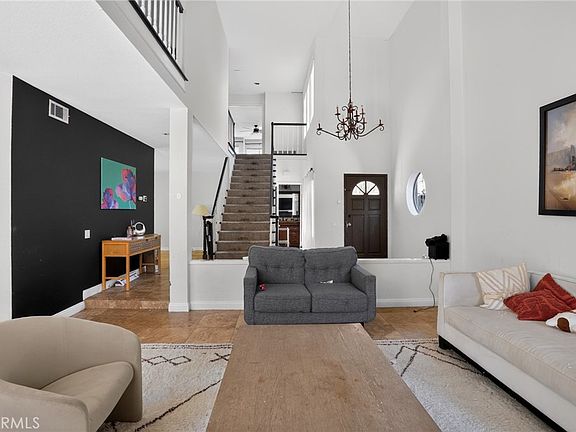 5th image of 4248 Riverglen St
