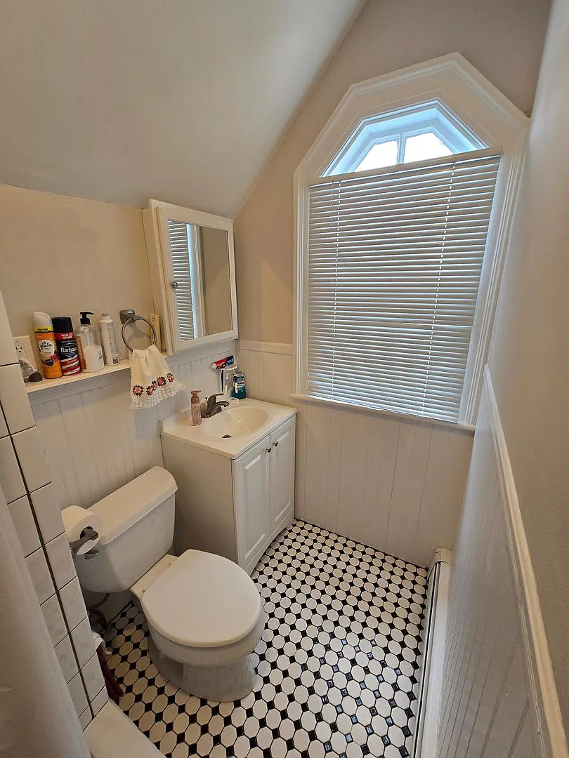 Nicely renovated 3 bed with in-unit laundry in Watertown! — Photo 4