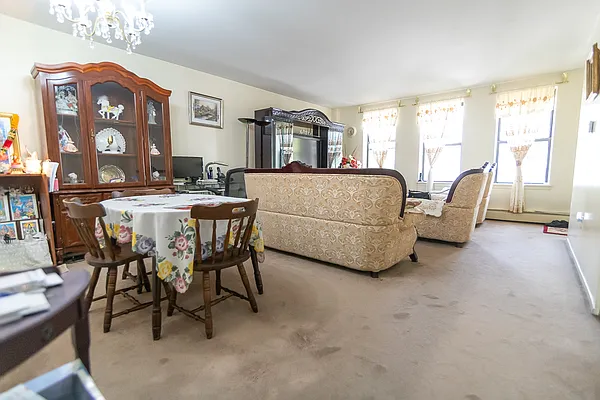 Sold by Greenpoint Properties | media 20