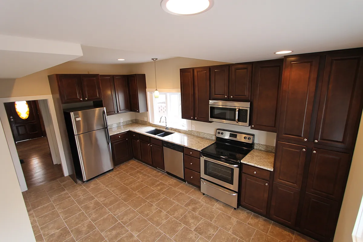 Building Photo - 1317 S 36th St
