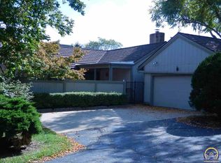 21 SW Pepper Tree Ln, Topeka, KS 66611