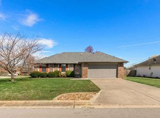 572 S Bradford Ave, Nixa, MO 65714