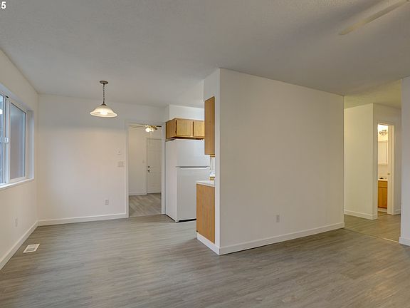 4th image of 3414 Columbia View Dr
