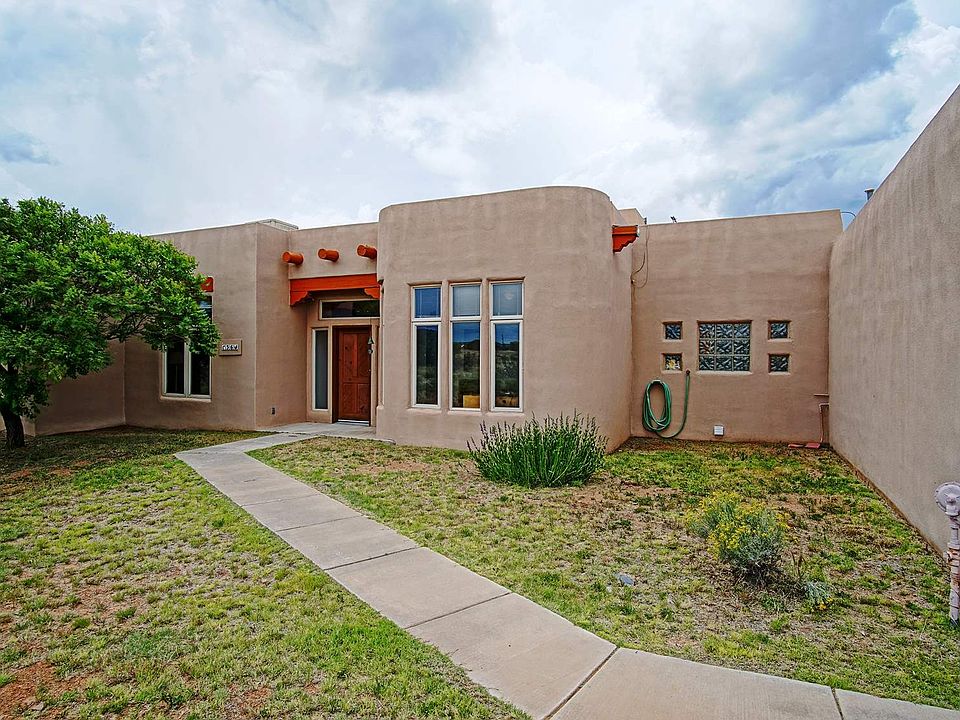 1st image of 36 Camino Loma Seco