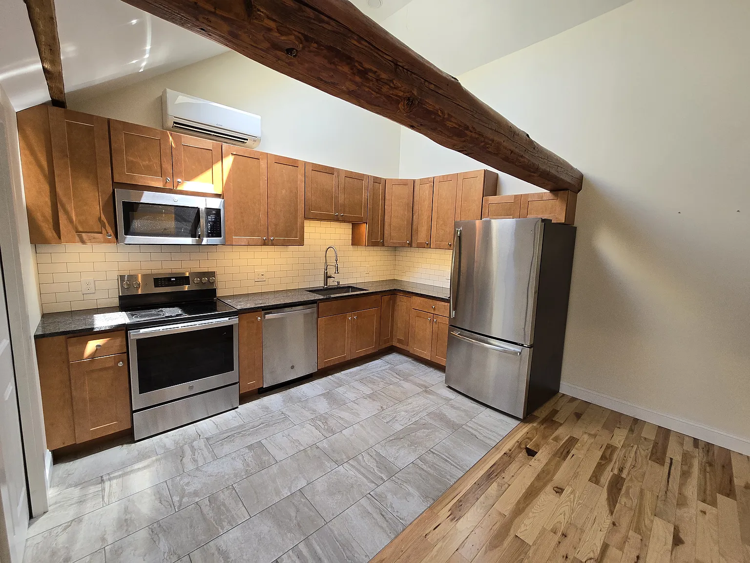 130 W Canal St — Photo 2
