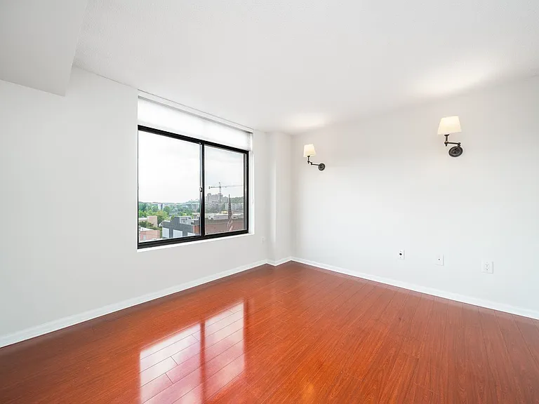 700 1st St #8H — Photo 17