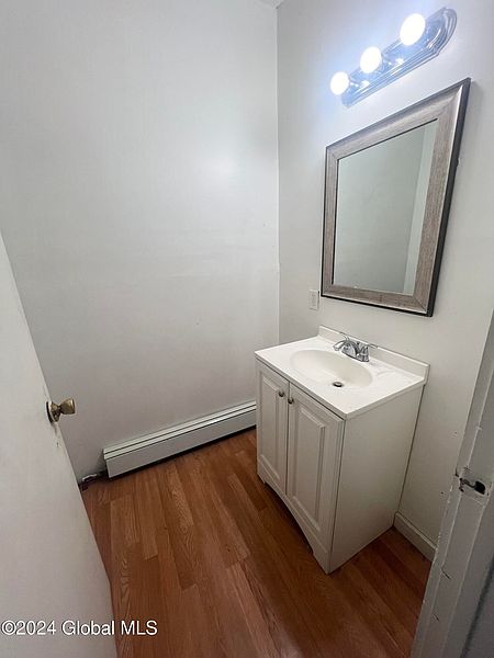 5th image of 456-458 8th Street