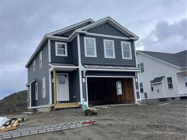 286 Freedom Trail Dr, Portsmouth, RI 02871