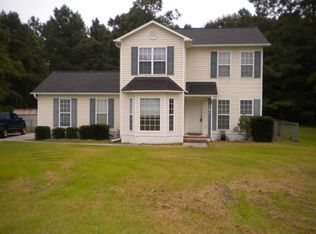 101 Fountain Dr, Jacksonville, NC 28540