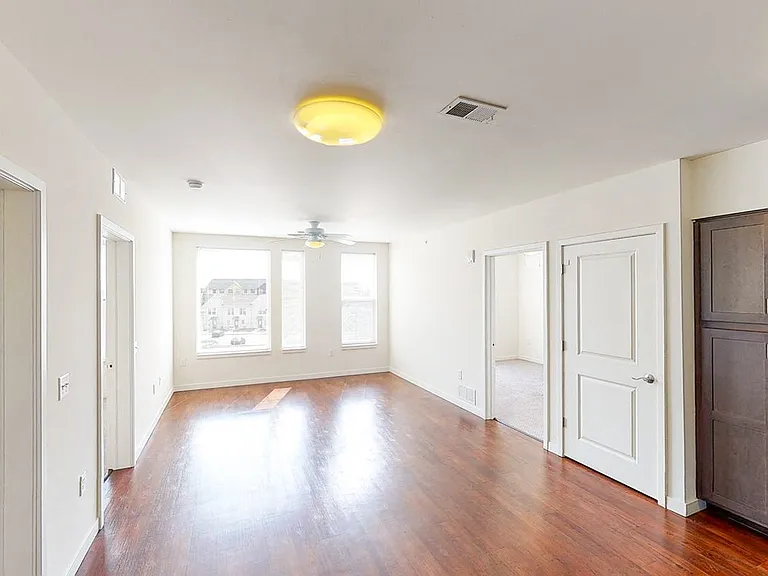 Legacy Pointe at Poindexter Apartments — Photo 20