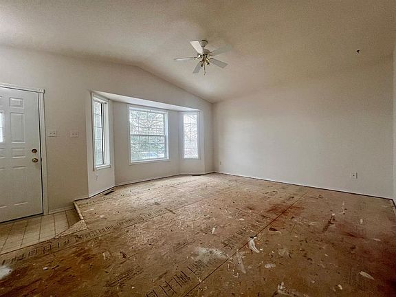 2nd image of 82 SW Excell St