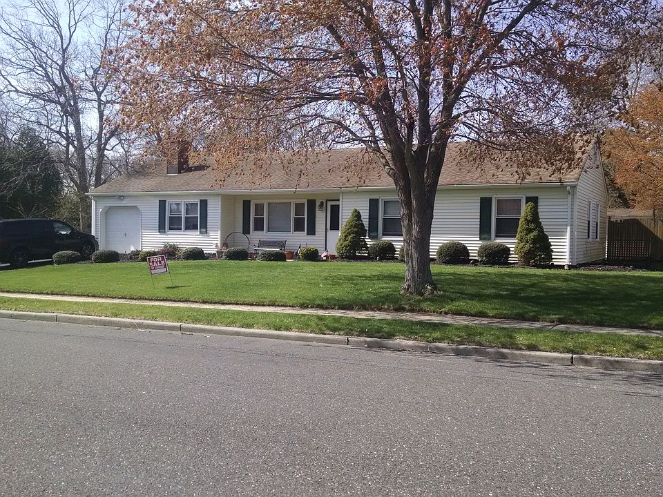 1st image of 1685 Hidden Ln