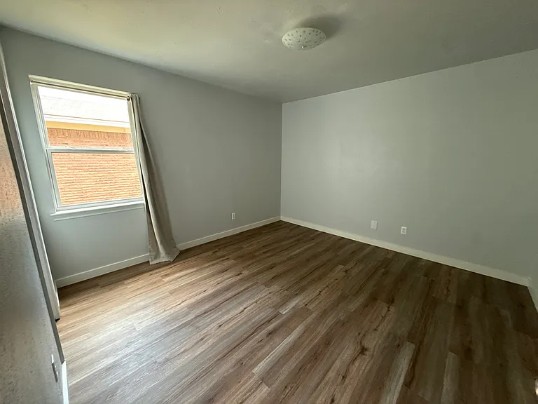 9655 Lanward Dr — Photo 10