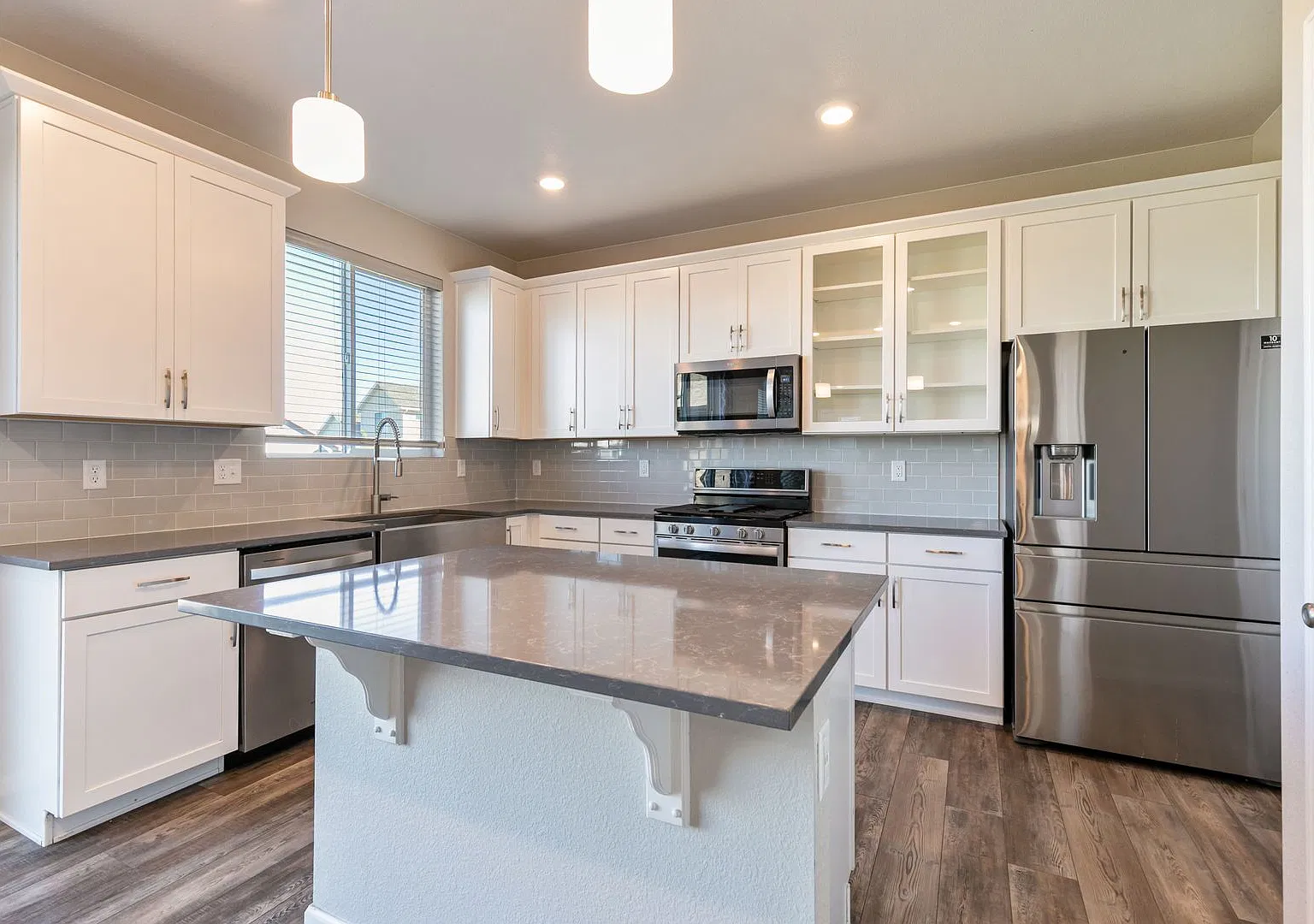 Modern 3-Bedroom Home in The Lakes at Centerra with Greenbelt Views — Photo 2