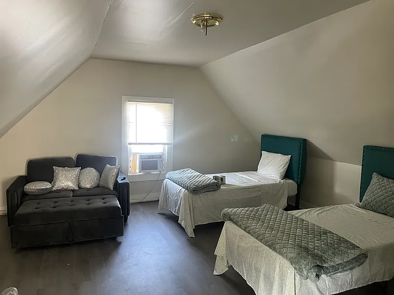 233 Valley St — Photo 9