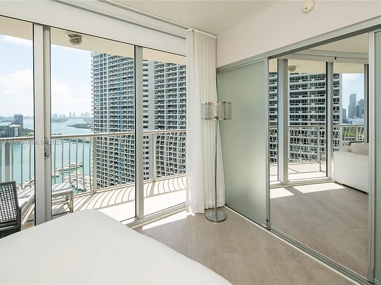 1750 N Bayshore Dr #2602 — Photo 16