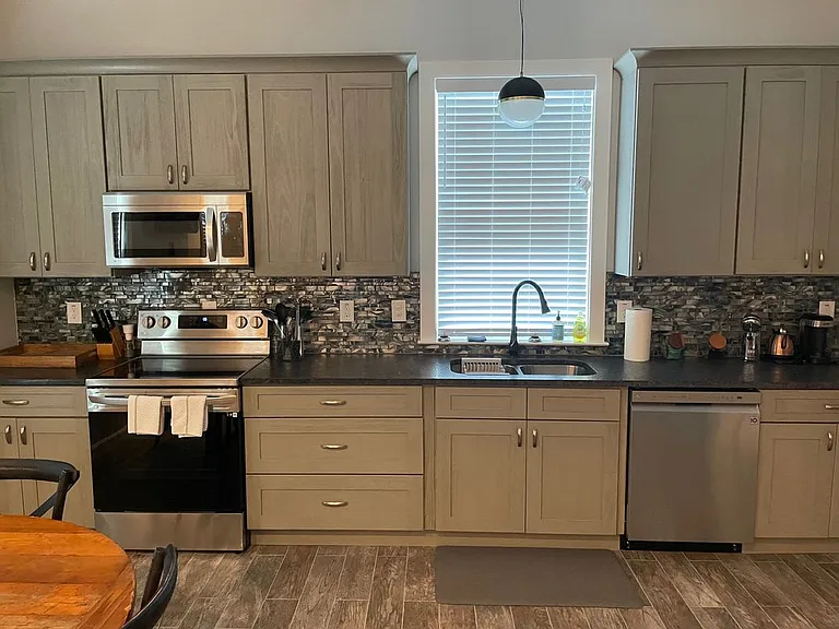 8470B Hearn Rd — Photo 3