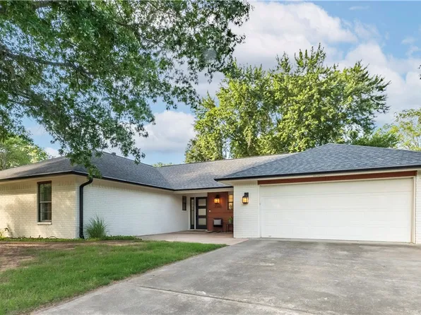 3380 N Par Ct, Fayetteville, AR 72703