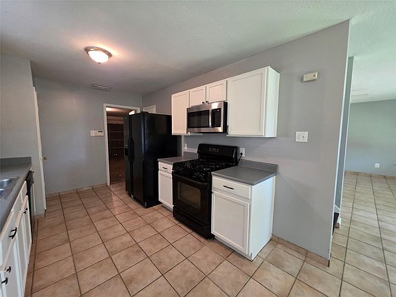 4th image of 10242 Revelstoke Dr