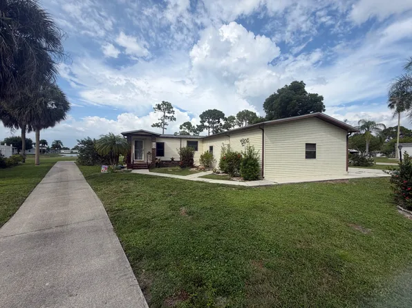 19478 Rolling Hills Ct #48-L, North Fort Myers, FL 33903