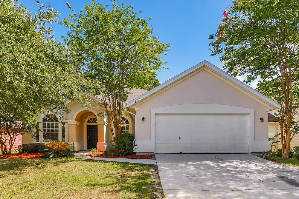 4 bed, 2.0 bath, 1890 sqft, $2,505 — Photo 1