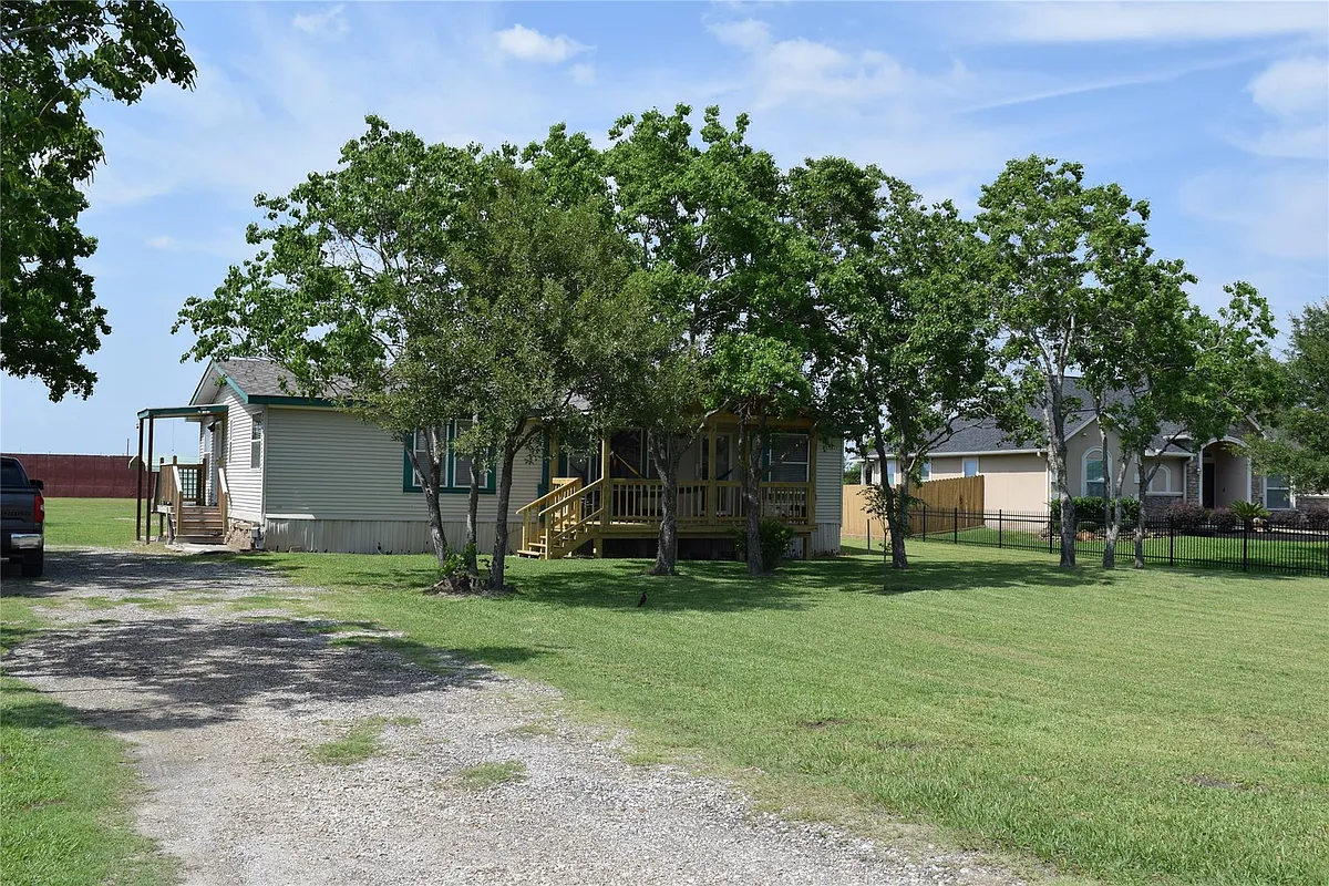 Building Photo - 16135 Millers Landing Ln