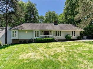 2633 Fernbank Dr, Charlotte, NC 28226