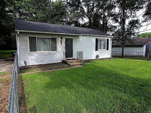 3rd image of 207 S 65th St