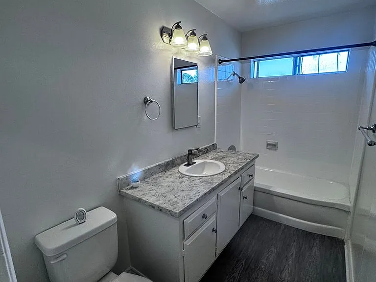 Arlington Apartments — Photo 23