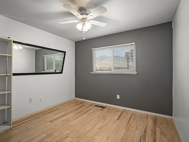 2072 Lonnie Ln — Photo 15