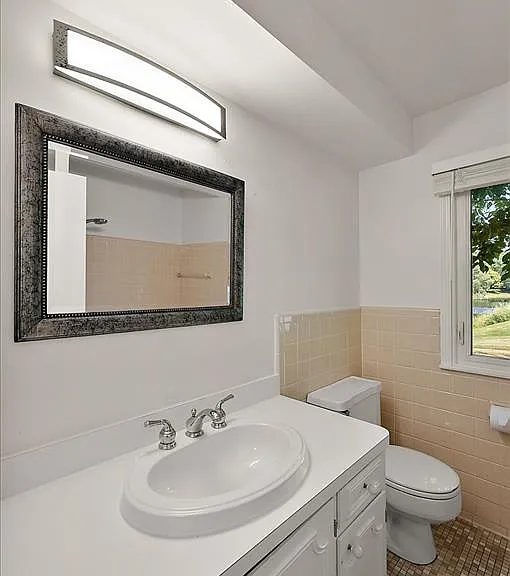 980 Sandhurst Rd — Photo 52